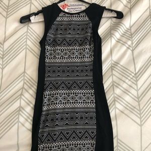 H&M black and white midi pattern sleeveless mini!